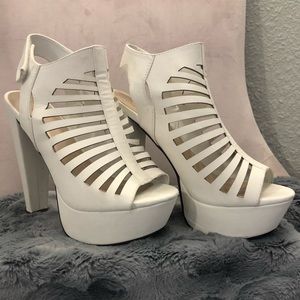 New with tagsWomen’s heels size 8
